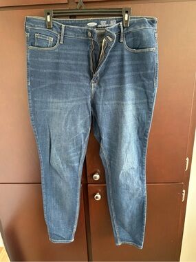 EUC old Navy super skinny high rise rockstar jeans size 16